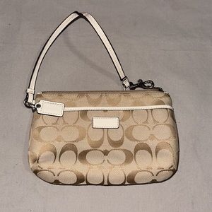 COACH SIGNATURE WRISTLET